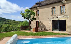 Maison De Famille Et D'Ami-E-S